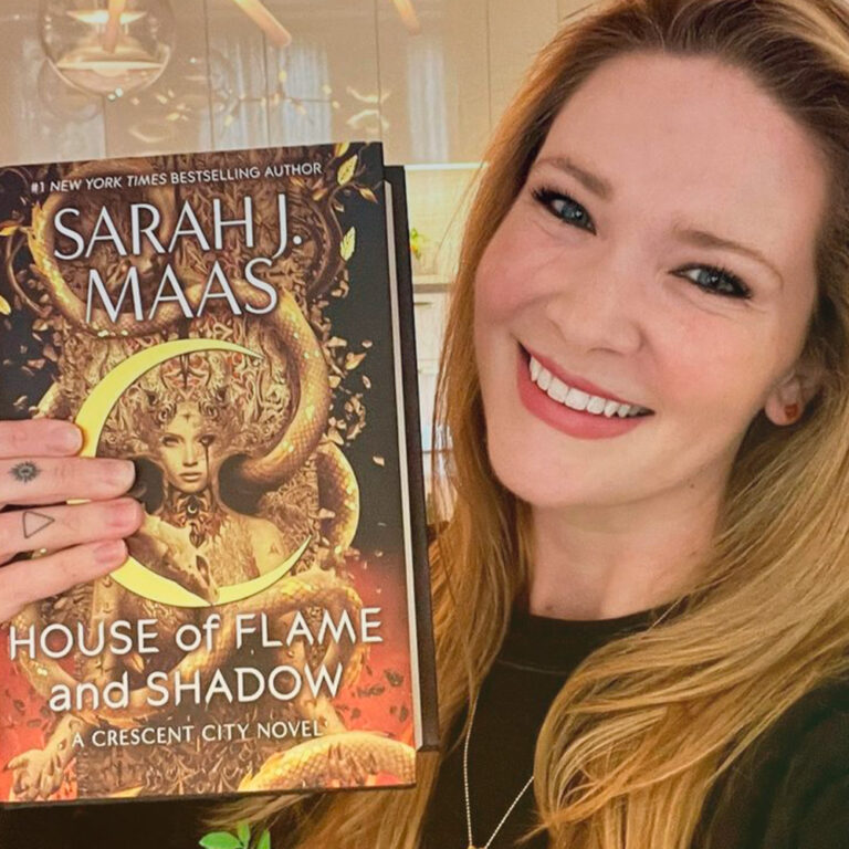 Em entrevista, Sarah J. Maas comenta sobre crossover em suas séries